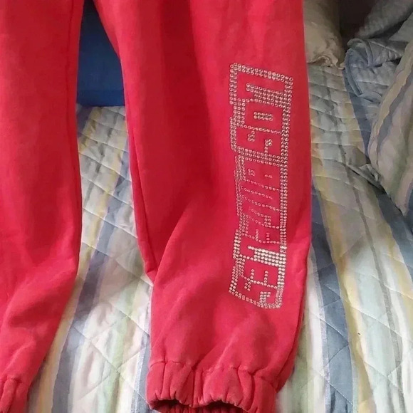 ☆☆☆EUC red sweats - Picture 1 of 10
